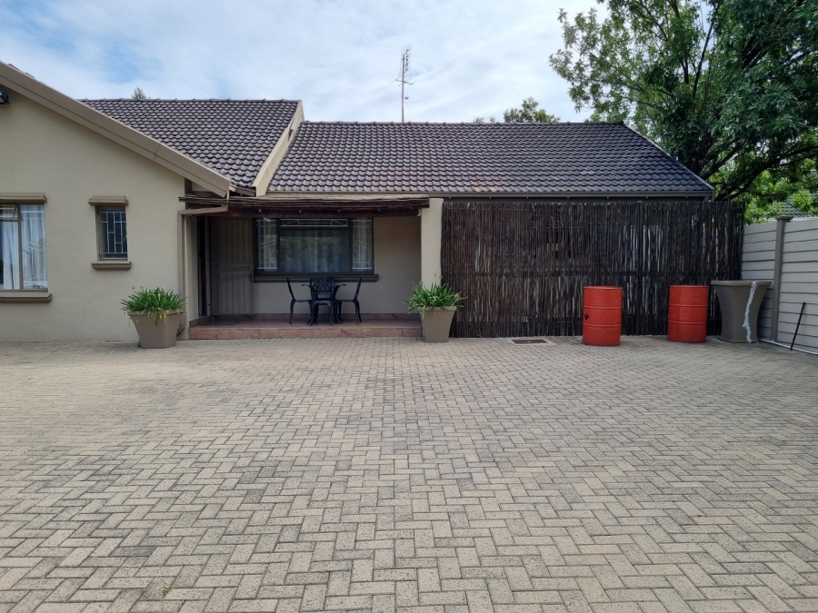 7 Bedroom Property for Sale in Brandwag Free State